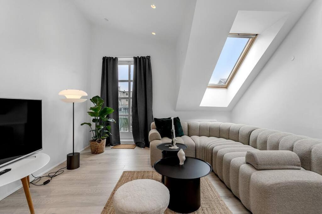 Luxury Penthous - 3 Bedroom - 2 Bath - Freeparking - Downtown レイキャヴィーク エクステリア 写真