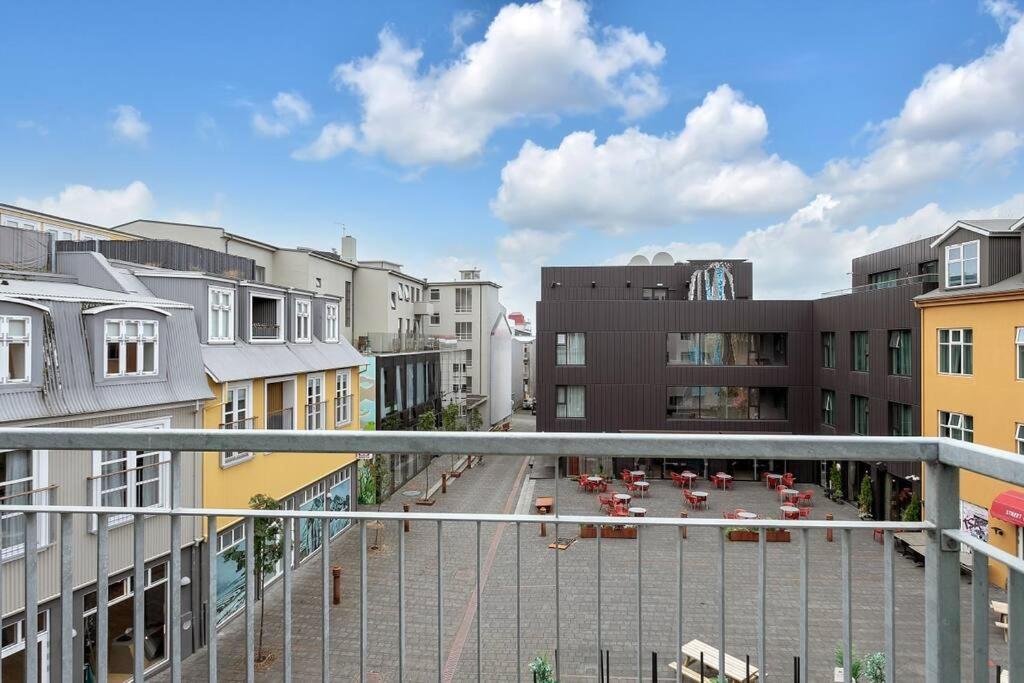Luxury Penthous - 3 Bedroom - 2 Bath - Freeparking - Downtown レイキャヴィーク エクステリア 写真