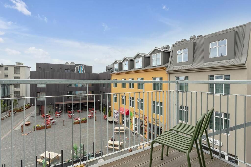 Luxury Penthous - 3 Bedroom - 2 Bath - Freeparking - Downtown レイキャヴィーク エクステリア 写真